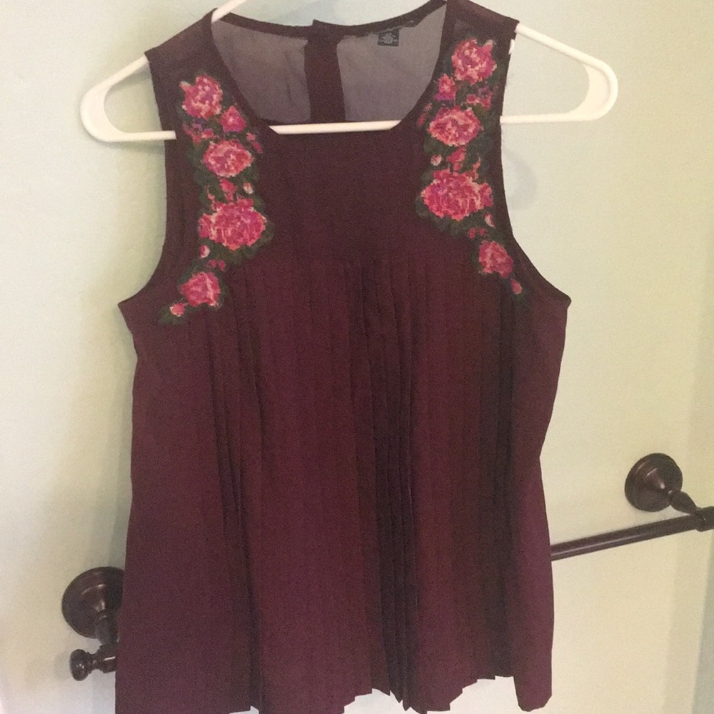 Sleeveless blouse